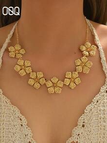 OOQ 1pc Elegant Casual 5-Petal Flower Shaped Chain Necklace For Women, Fashionable Charming Design, Suitable For Summer Beach, Party, Music Festival (Handmade Raffia Weaving, Random Shape) - Khaki - View 6