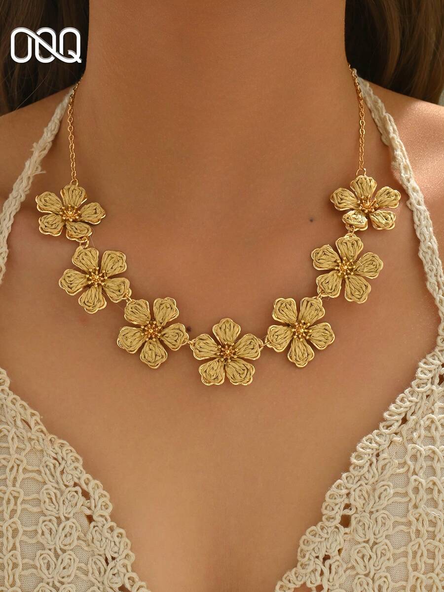 OOQ 1pc Elegant Casual 5-Petal Flower Shaped Chain Necklace For Women, Fashionable Charming Design, Suitable For Summer Beach, Party, Music Festival (Handmade Raffia Weaving, Random Shape) - Khaki - View 1