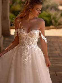 Elegant Sexy Off Shoulder Lace Appliqué A Line Wedding Dress,Registry Office Dresses Bridal Gown,Evening Party Dress Birthday Party Dress Country Wedding,Romantic Church Ceremony Wedding Dress,Suitable For Wedding,Dating,Party,Singles' Party,Vacation,Formal Occasions,Dinner Dress,Prom Dress,Homecoming Dess,Cocktail Party,Wedding Guest Dress,Graduation - 白色 - 查看 4