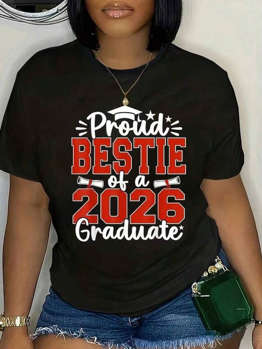 T-shirts för studentfirande 2026, tryckta med "Stolt bästa vän av en student 2026", kortärmad dam-t-shirt med rund hals, perfekt present till vänner och familj, storlek 2Y-10Y, S-XXXL, dam-t-shirts, herrkläder, t-shirts för tonårskillar, barnkläder för pojkar, perfekt present till skolans sista dag och Miljödagen, fars dag, matchande kläder för föräldrar och barn. - Svart - Visa 1
