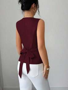 Elegante y versátil camiseta sin mangas para mujer con diseño de lazo en la espalda, cuello cuadrado y hebilla metálica decorativa, color burdeos, para primavera/verano - Burdeos 2 - Ver 2