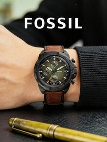 Fossil 男士计时腕表，奢华品牌 Bronson，橄榄绿表盘，黑色 IP 表壳，棕色皮表带，战术运动腕表 | 夜光指针，3 个小表盘，日期显示，模拟石英机芯，经久耐用，适合户外活动、生日、父亲节、毕业典礼、徒步旅行等场合。 - 棕色 - 查看 2