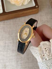 1pc Women's Oval Roman Numeral Casual Elegant Quartz Wrist Watch, Suitable For Daily Wear - Black - View 3
