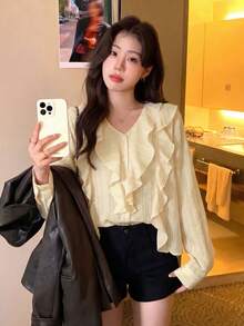 This Elegant And Sweet, Textured Ruffled V-Neck Casual Shirt With Puffed Sleeves Is The Perfect Choice For An Outdoor Brunch In Spring/Summer 2026. - Light Yellow - View 2