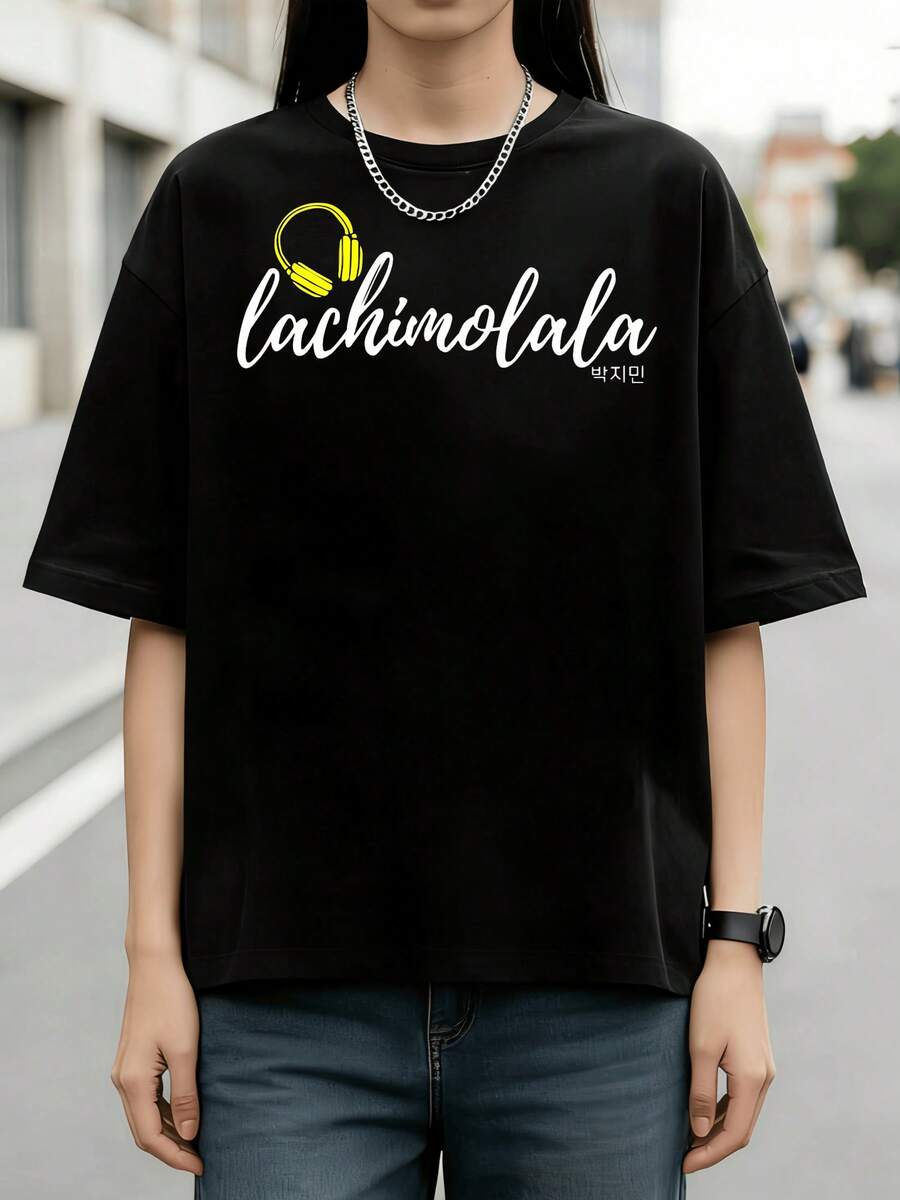BTSs Jimin Lachimolala Headphone Cursive Minimal Graphic Cotton Summer T-Shirt - 黑色 - 查看 1