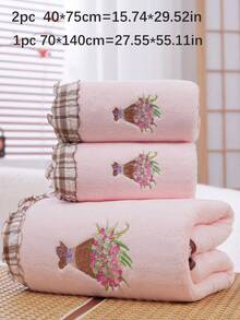 QIBHI 1条珊瑚绒刺绣花卉毛巾（15.74*29.52英寸），家居装饰，优雅；1条浴室浴巾（27.55*55.11英寸），柔软速干；3件套（2条毛巾+1条浴巾） - 粉色 - 查看 3