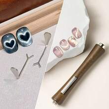 Outil de nail art magnétique 4-en-1 œil de chat, outil de nail art œil de chat en forme de cœur, baguette magnétique multifonctionnelle pour vernis gel UV marron foncé à taille fine, design artistique, facile à saisir, convient pour l'art des ongles à la maison et en salon, accessoires de nail art, cadeau sélectionné pour la famille, les couples, les amis. - Multicolore - Voir 2