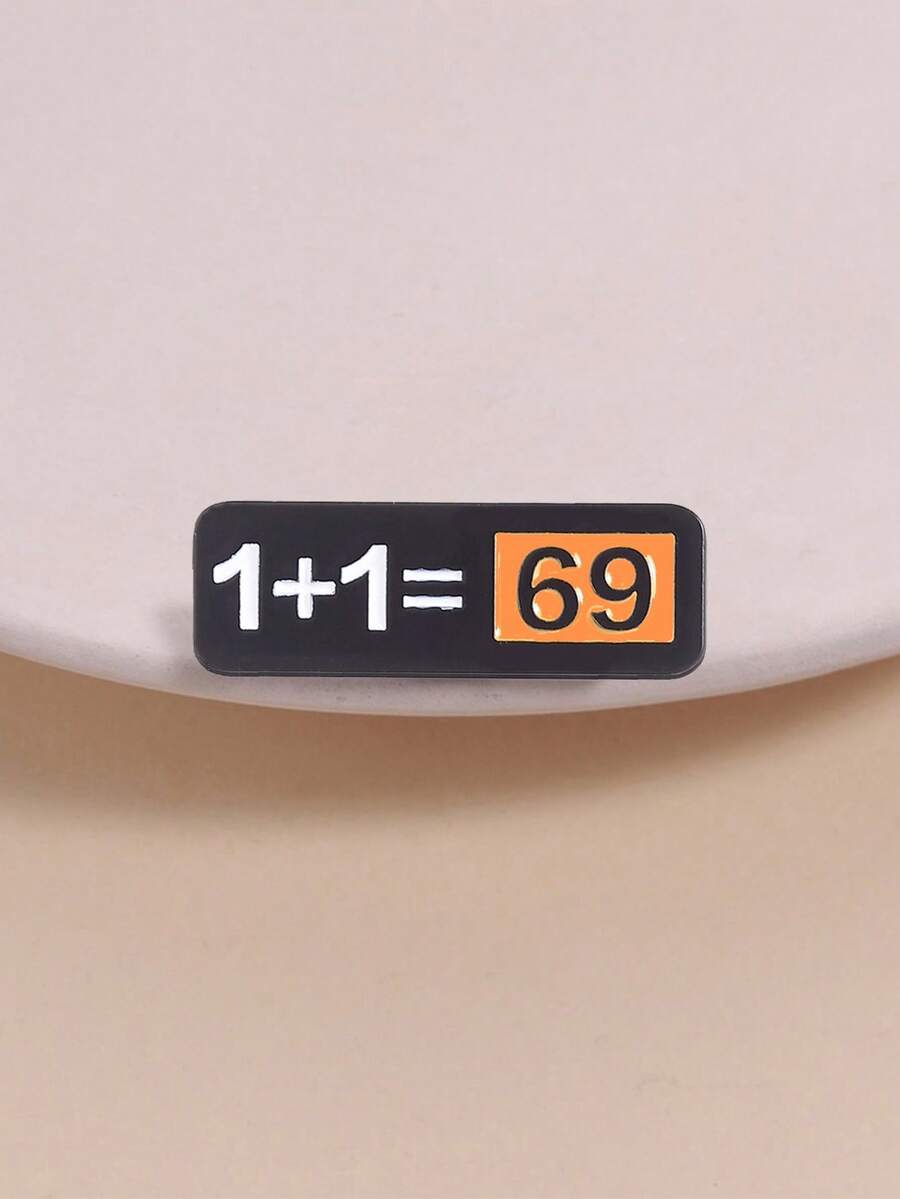 “1+1=69”趣味成人幽默珐琅徽章 - 彩色 - 查看 1