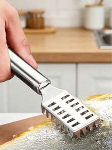 1/2pcs Heavy Duty Stainless Steel Fish Scale Scraper, Ergonomic Efficient Multi-Function Kitchen Tool, Quickly And Easily Clean Fish. Perfect For Removing Fish Scales And Residue, Rust-Proof, Easy To Clean, Durable Fish Descaler, Kitchen Essential - View 4
