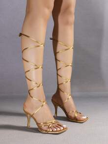 Sandálias de Salto Alto Estiletto com Tiras Cruzadas e Bico Quadrado Douradas para Mulheres, Salto Alto Sexy de Festa com Bico Aberto, Minimalista e Confortável, Alongando as Pernas - Amarelo - Visão 5