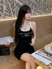 2026春夏甜美Y2K街頭風女款細肩帶貼身迷你洋裝，字母印花拼色Ins休閒通勤度假黑裙 - 黑色 - 查看 1
