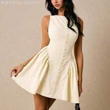 MewMuse.  Vestido mini de mujer con cuello de barco, sin mangas, plisado, parche de un solo botonadura y unicolor - Rojo - Ver 5