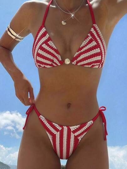 Bộ bikini nữ, đồ bơi 2 mảnh, vải dệt kim kẻ sọc, thiết kế ghép mảnh, áo tam giác, quần buộc dây bên hông, trang phục đi biển mùa hè gợi cảm.