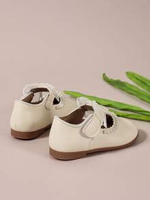 1 Paar flache Mädchenschuhe für Frühling/Sommer in Beige, Autofahrer-Loafer, Prinzessinnenschuhe mit Perlen-Netz-Dekor und Klettverschluss - Weiss - Übersicht 9