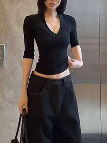 性感少女风黑色V领中袖T恤，女士夏季新款修身百搭休闲上衣，舒适常规肩部设计 - 女士夏季T恤 - 黑色 - 查看 2