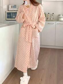 1pc Comfortable Pink & White Heart Pattern Tie Front Women's Bathrobe, Open Front Kimono Style, Suitable For Summer & Autumn Wear, Cozy Loungewear, Perfect For Bridal Party, Honeymoon And Spa Day - Red and White - View 3