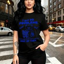 Camiseta de mujer con estampado divertido "I got 99 PROBLEMAS" y oso tierno comprando golosinas - diseño gráfico en azul con frase motivadora sobre dulces, ajuste cómodo y fresco para el calor - ideal para paseos urbanos, compras, citas o como regalo - Negro - Ver 9