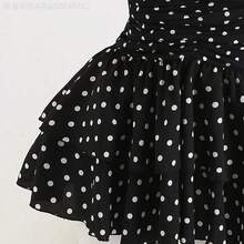 Fengyu Women's Clothing Store Vestido mini ajustado con cuello en V profundo y espalda descubierta con estampado de lunares negros y blancos y volantes en el bajo, elegante, romántico, bohemio, sexy y casual, versátil vestido de verano para mujer - Negro - Ver 6