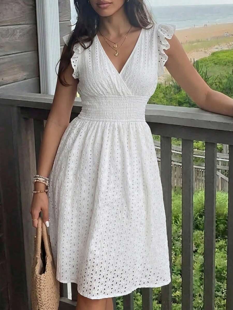 Women's White V-Neck Dress - Jacquard Hollow Ruffled Waist Cinched, French Gentle Style Summer Slim A-Line Midi Dress - 白色 - 查看 1