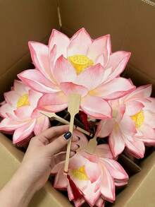 1件蓮花圖案形狀扇子附隨機顏色流蘇吊飾，精美手工扇組，單面印刷，清新夏季蓮花扇，適合攝影、婚禮派對、裝飾、音樂節、舞蹈、聚會、表演、禮物、婚禮伴手禮、漢服配件、返校與夏季降溫，中式風格禮物，畢業禮物 - A - 查看 9