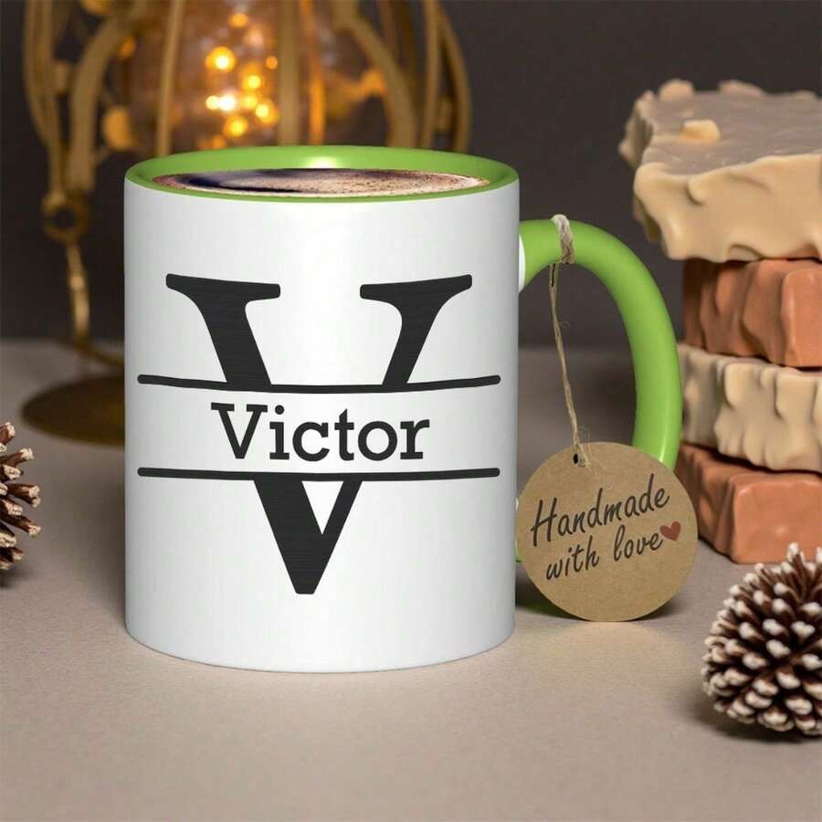 1 Hotelling Priis V Mug - Handmade Ceramic Coffee Mug With "Victor" Design, Non-Slip, Reusable, Machine Washable, Ideal For Home And Holiday Gifts (Christmas, Halloween, Thanksgiving), Coffee Bar Accessories, Initial K Mug, Creative Mug, Giant Coffee Mug, Large Mug, Cursive Letter, Cursive Text, Special Theme, Coffee Mug For Professionals, Mugs, Coffee Cup/Cup And Mug. - 綠色 - 查看 1