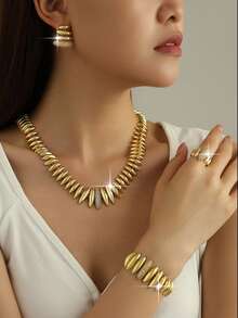 jealous young 5 pezzi Set di gioielli di lusso a forma di oliva con micro-intarsi di zirconia cubica scintillante, inclusi collana, orecchini, anello e bracciale, adatto per le donne per partecipare a banchetti, uso quotidiano, appuntamenti, vacanze, matrimoni e altre occasioni - Dorato - Visualizzare 2