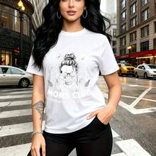 Camiseta de mujer con estampado " & Unhinged Moms Club" y calavera con moño, bebida de café y caos - diseño humorístico para madres modernas, ajuste casual cómodo y estilo urbano rebelde - ideal para Día de la Madre, cumpleaños o regalos especia - Blanco - Ver 11