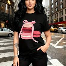 Camiseta de mujer con estampado de tres macarons rosas apilados y lazo elegante - camiseta casual de manga corta, ajuste cómodo y fresco, estilo urbano y divertido para pasear por la ciudad o salir con amigas - regalo perfecto para mamá, esposa, novi - Negro - Ver 7