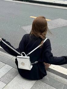 Silver Backpack With An Elegant Texture And Unique Character, Versatile Enough To Be Used As A Shoulder Bag, Compact And Handy In Size, Suitable For Studying And Daily Commutes, Easily Combinable With Various Everyday Outfits. - 銀色 - 查看 5