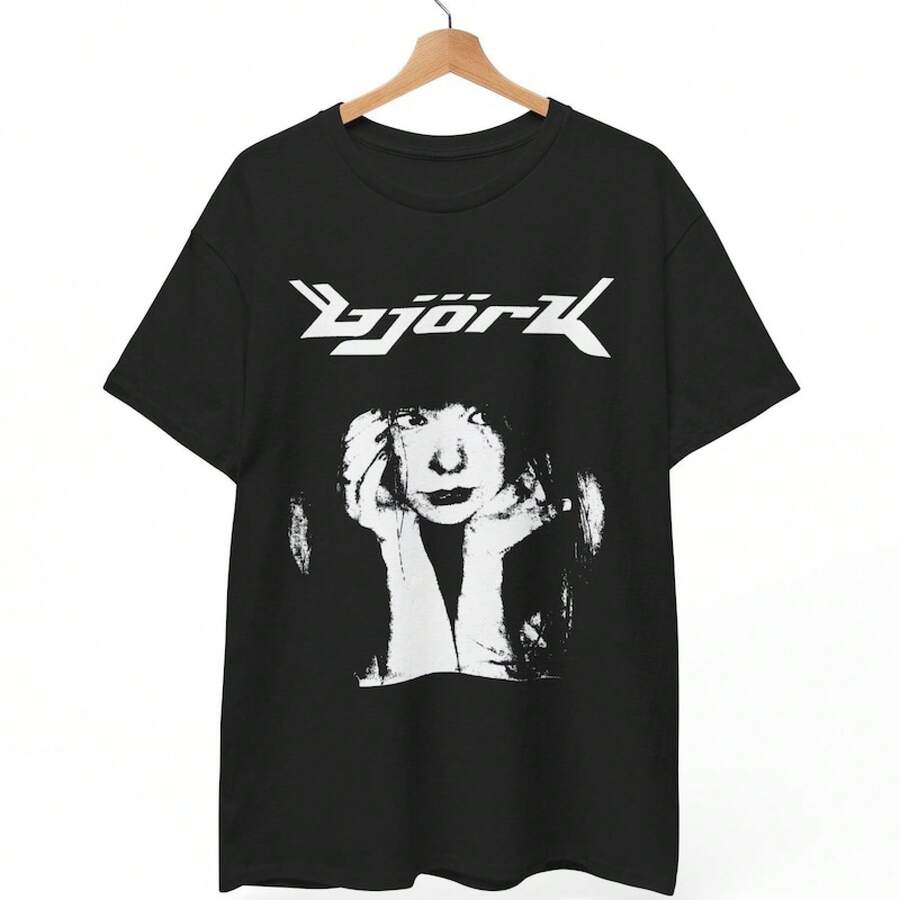 Camisetas de hombre, camisetas para hombre, ropa de hombre, camiseta gráfica vintage genial, camiseta estética de Björk, camiseta vintage con el logo de la banda Björk, camiseta de música alternativa de los 90, camiseta gráfica pop experimental, estilo retro pesado unisex, camisetas de hombre de la S a la 5XL, sudadera de hombre, conjuntos de hombre, camiseta estética clásica con carácter y2k. - Negro - Ver 1