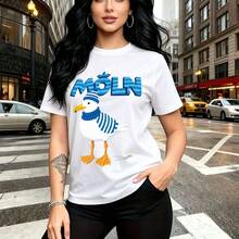 Camiseta de mujer con estampado de gaviota caricaturesca con bufanda a rayas azules y blancas y texto "MÖLN" - camiseta casual de manga corta, ajuste cómodo y estilo urbano moderno - ideal para paseos por la ciudad, días soleados en la playa o como r - Blanco - Ver 7