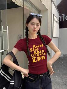 黃色字母印花短袖T恤，性感修身短版上衣，適合夏季休閒穿著 - 酒紅色-1 - 查看 4
