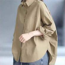 WNS Camisa de manga larga de unicolor y estilo minimalista para mujer, camisa suelta y holgada de manga larga y solapa para mujer, camisa casual de unicolor con bajo de murciélago, prenda exterior versátil y minimalista para uso diario con protección solar, color rojo primaveral - Caqui - Ver 1