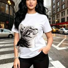 Camiseta de mujer con estampado de gato atigrado mirando a la luna creciente y estrellas - camiseta casual de manga corta, ajuste cómodo y moderno, estilo urbano nocturno - ideal para paseos por la ciudad, reuniones informales y regalo perfecto para - Blanco - Ver 7