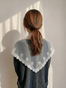 1件女款刺繡三角圍巾披肩，時尚百搭圖案設計，甜美邊緣三角披巾，優雅正式穿搭，適合通勤或派對/活動穿著 - 彩色 - 查看 2