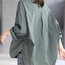 WNS Camisa de manga larga de unicolor y estilo minimalista para mujer, camisa suelta y holgada de manga larga y solapa para mujer, camisa casual de unicolor con bajo de murciélago, prenda exterior versátil y minimalista para uso diario con protección solar, color rojo primaveral - Caqui - Ver 4
