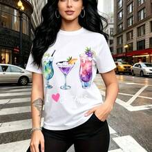 Camiseta de mujer con estampado divertido de cócteles coloridos y frase "I ️ CKTAILS" - camiseta casual de manga corta, ajuste cómodo y fresco, estilo urbano ideal para la vida en la ciudad - regalo perfecto para mamá, esposa, novia, hermana mayor y - Blanco - Ver 9