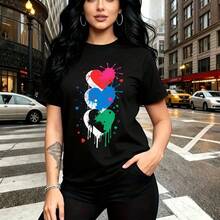 Camiseta de mujer con estampado moderno de tres corazones apilados en rojo, azul y verde con efecto salpicaduras - camiseta casual de manga corta con ajuste cómodo y estilo urbano vibrante - ideal para paseos por la ciudad, reuniones con amigas y reg - Negro - Ver 11