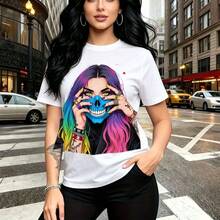 Camiseta de mujer con estampado artístico de figura femenina estilizada con cabello arcoíris y calavera azul, diseño vibrante y moderno - camiseta casual de manga corta con ajuste cómodo y fresco, estilo urbano y alternativo perfecto para pasear por - Blanco - Ver 11