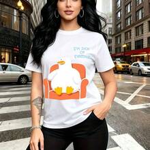 Camiseta de mujer con estampado de pato blanco en sillón naranja y frase "I'M SICK OF EVERYTHING" - diseño urbano divertido y humorístico, ajuste casual cómodo para el calor, estilo streetwear moderno - ideal para paseos por la ciudad, reuniones con - Blanco - Ver 11