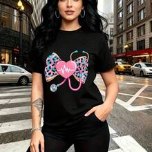 Camiseta de mujer con estampado de corazón médico rosa y estetoscopio sobre lazo de leopardo - camiseta casual de manga corta con ajuste cómodo y diseño único - ideal para el Día de las Madres, cumpleaños o regalo especial para mamá, esposa, novia, h - Negro - Ver 10