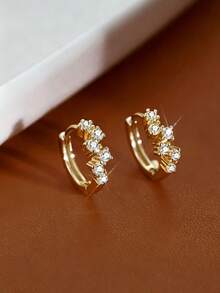 1 par de aretes de aro dorados con diseño de nicho minimalista, pequeños, con circonita brillante y strass, tipo ear cuff - Amarillo Oro - Ver 2