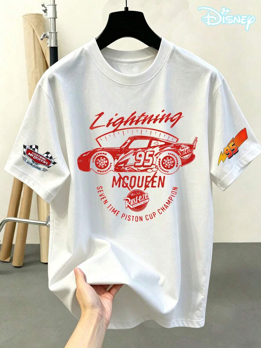Disney Lightning McQueen 95 Racing Short Sleeve T-Shirt With Double Sleeve Print, Featuring Classic Cartoon Elements From The Racing Movie Combined With Vintage Racing Lines, Classic Painted Flags, And Flame Details, Creating A Speed-Racing-Themed Design. Made From Soft, Breathable, 100% Pure Cotton Fabric, This White, Loose-Fitting T-Shirt Is Perfect For Disney Fans, Racing Enthusiasts, And Students. Ideal For Everyday Commuting, Campus Life, Outdoor Activities, And Themed Parties, This T-Shirt Series Combines Iconic Disney Racing Elements With The Famous Number 95 And Retro Racing Lines, Blending American Street Style With Cartoon Patterns That Are Very Popular With Teenagers And Homebodies. - 白色 - 查看 1