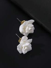 1 Handmade Clay Three-Dimensional Flower Earring, Suitable For Brides' Weddings, Daily Ear Decoration, And Ladies' Earrings With Temperament - Silver - View 4