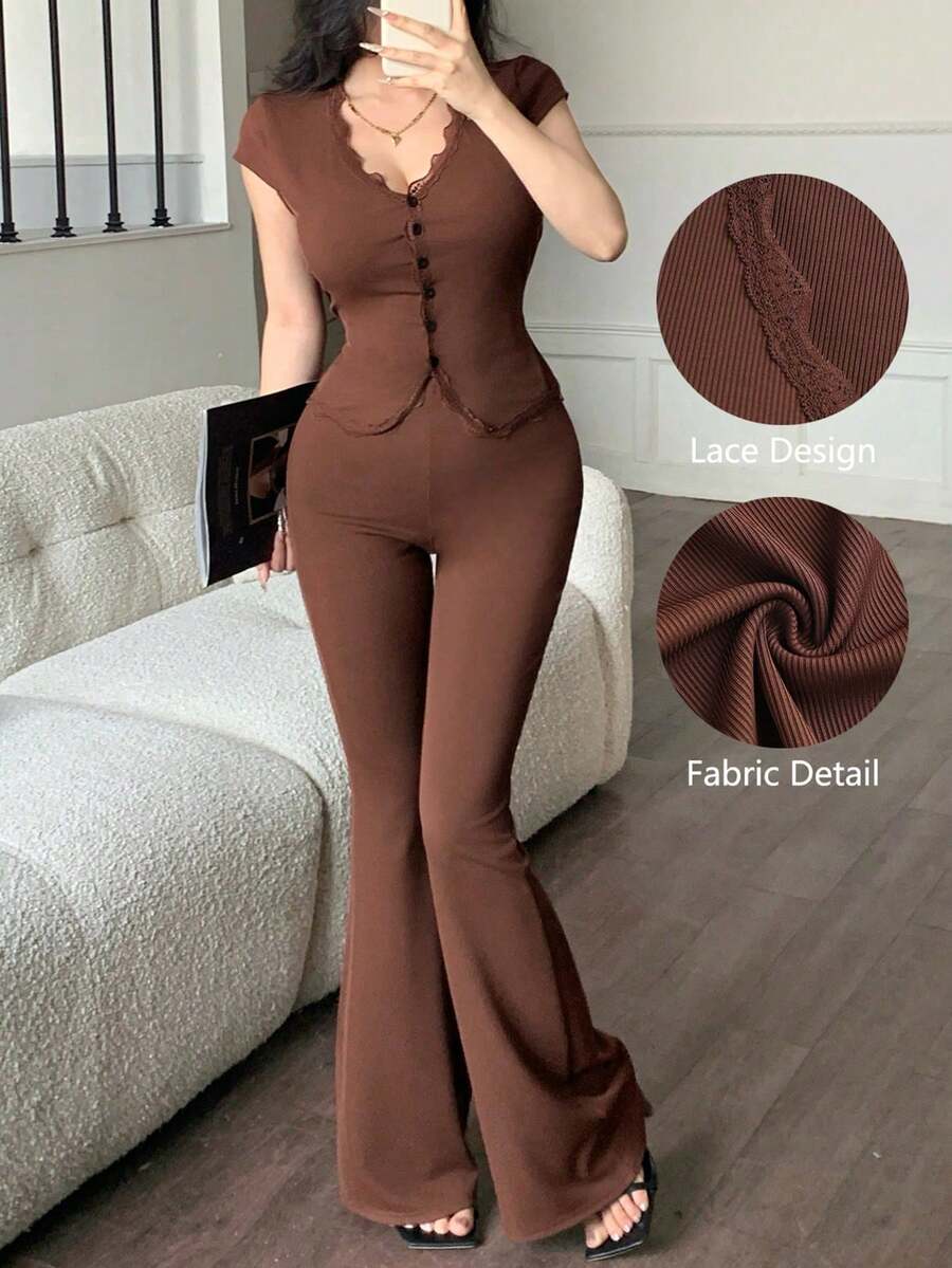 abyoxi Conjunto de 2 piezas de camiseta ajustada de punto con cuello en V y parches de encaje marrón, y pantalones acampanados, estilo vintage elegante, casual, de oficina, para citas, uso diario, top de punto y pantalones, primavera/verano - Marrón - Ver 1
