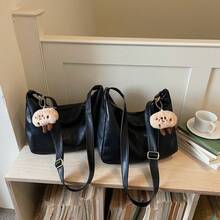Bolso de mano moderno y versátil para mujer, estilo casual elegante con un toque de alta gama, bolso de hombro estiloso ideal para ir de compras, bolso tote vintage de gran capacidad, hermoso y único para mujer, modelo 2026, adecuado para ir al trabajo, bolso cruzado a la moda, bolso de hombro sencillo. - Tamaño grande negro con colgante - Ver 5