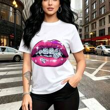 Camiseta de mujer con estampado de labios rosas brillantes y diamantes, diseño urbano y glamuroso con toques de rock - camiseta casual de manga corta con ajuste cómodo y estilo atrevido, perfecta para paseos por la ciudad, salidas nocturnas o eventos - Blanco - Ver 9