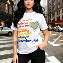 Camiseta de mujer con estampado motivacional "To the person who believed in me" y corazón, diseño gráfico colorido con frases inspiradoras - camiseta casual de manga corta cuello redondo, ajuste cómodo y estilo urbano perfecto para el Día de la Madre - Blanco - Ver 10