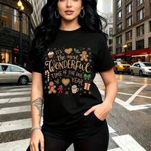 Camiseta de mujer con estampado festivo navideño que dice "It's the most WONDERFUL TIME OF THE YEAR" con galletas de jengibre, bastones de caramelo y regalos - camiseta casual de manga corta con ajuste cómodo y estilo urbano, ideal para celebraciones - Negro - Ver 10