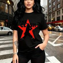 Camiseta de mujer con estampado del grupo The Clash y estrella roja con silueta en movimiento - camiseta casual de cuello redondo, ajuste cómodo y moderno, estilo urbano rockero con toque rebelde - ideal para paseos por la ciudad, conciertos, salidas - Negro - Ver 10